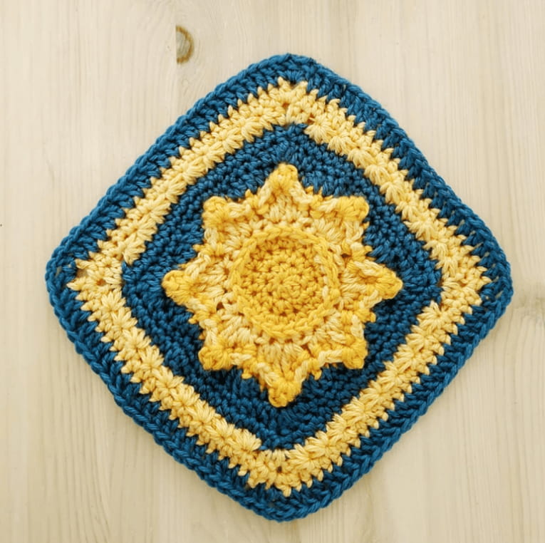 Farmhouse Diamond Granny Square